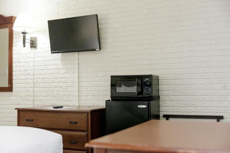 Hotel Of Virginia 2*